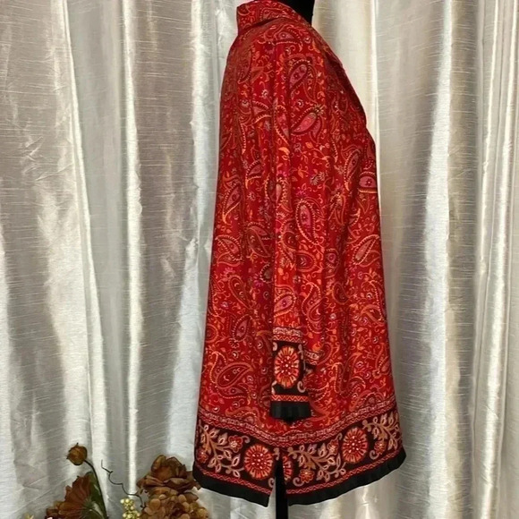 Sag Harbor Women’s Medium Red Paisley Floral 3/4 Sleeve Button Down Blouse - Picture 5 of 7